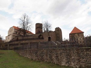 02_Svojanov, pohled na opravovaný hrad